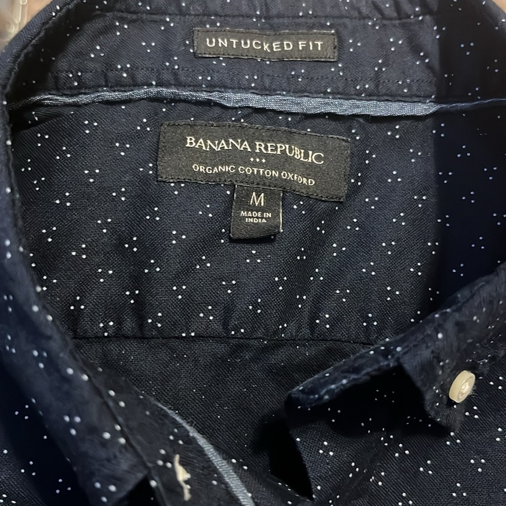 Banana Republic Untucked Fit Shirt - Picture 2 of 3
